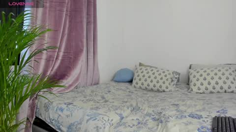 Snapshot of _sexy_star_ chatting on February 11, 9:14 pm E T H A N S T A R online show from February 11, 9:14 pm