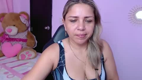 Snapshot of _sexyredhead_ chatting on February 4, 12:00 pm KATA online show from February 4, 12:00 pm