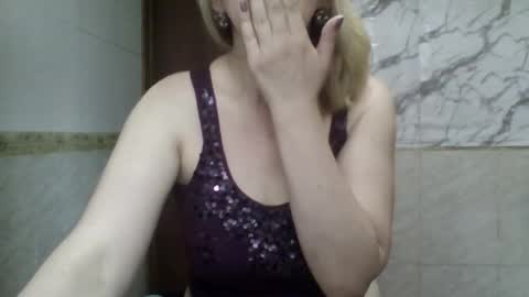 Snapshot of _sexyxsveta_ chatting on June 20, 4:48 am SexyXSveta online show from June 20, 4:48 am