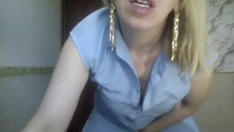 Snapshot of _sexyxsveta_ chatting on July 5, 4:19 am SexyXSveta online show from July 5, 4:19 am