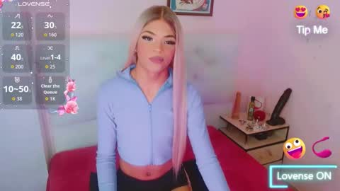 _shadday_ online show from April 11, 7:45 am