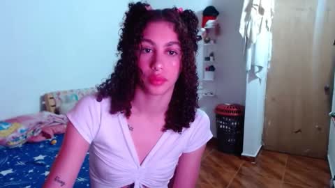 Snapshot of _shanellxxx chatting on April 29, 7:31 pm _shanellxxx online show from April 29, 7:31 pm