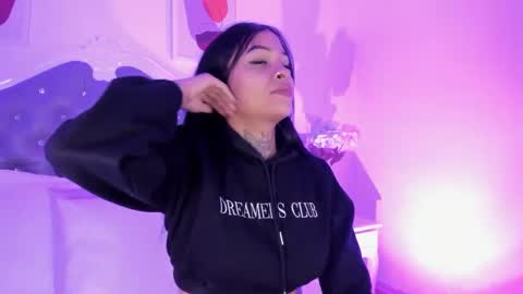 Sharlot online show from October 9, 1:31 pm