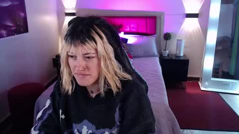 _sharlotte777 online show from March 12, 1:08 pm