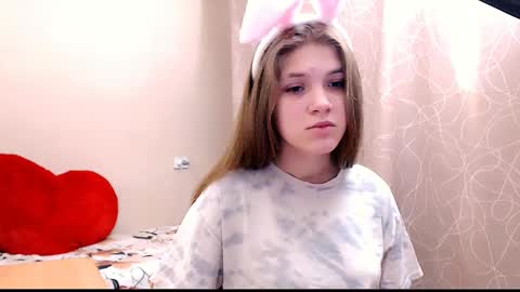 Snapshot of _shy_bunny__ chatting on January 16, 9:37 am Mari online show from January 16, 9:37 am