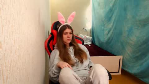 Snapshot of _shy_bunny__ chatting on October 23, 1:54 pm Mari online show from October 23, 1:54 pm