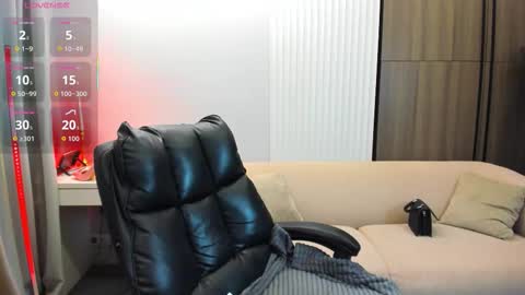Snapshot of _shy_jenny_ chatting on October 22, 1:06 am Shy Jenny online show from October 22, 1:06 am