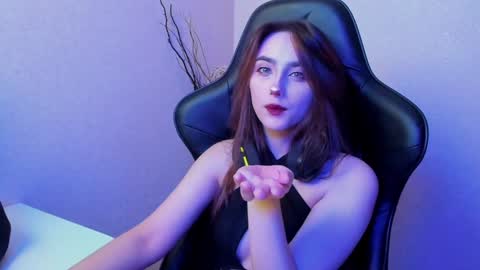 Snapshot of _silverdream chatting on January 11, 12:22 am _silverdream online show from January 11, 12:22 am