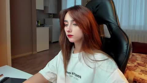 Snapshot of _silverdream chatting on February 11, 4:44 am _silverdream online show from February 11, 4:44 am