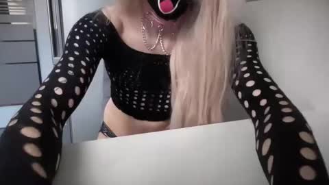 _sissy_michelle online show from March 30, 8:15 am