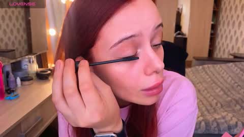 Snapshot of _slutty_fox_ chatting on September 10, 1:44 pm Alice online show from September 10, 1:44 pm