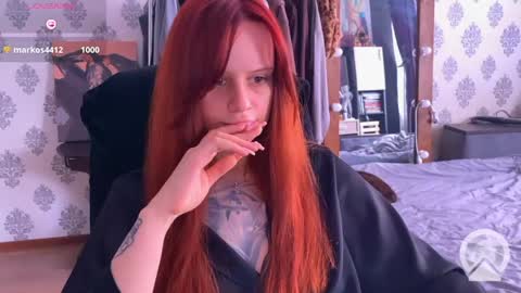 Snapshot of _slutty_fox_ chatting on May 2, 1:49 pm Alice online show from May 2, 1:49 pm