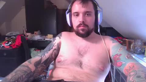 _smiley_bear27 online show from November 12, 8:48 am