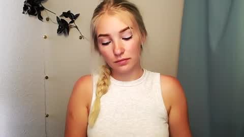 Snapshot of _snow_queen__ chatting on June 29, 12:49 pm Rachel online show from June 29, 12:49 pm