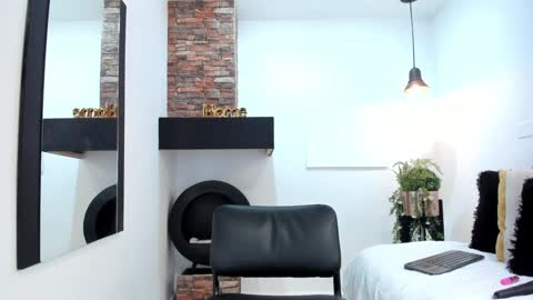 Snapshot of _sofia_cruz chatting on January 9, 7:29 pm    640  200   online show from January 9, 7:29 pm