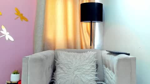 Snapshot of _sofia_cruz chatting on March 1, 6:21 pm    640  200   online show from March 1, 6:21 pm