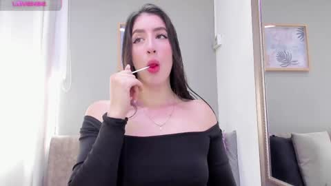 Snapshot of _sofia_cruz chatting on October 1, 4:57 pm    640  200   online show from October 1, 4:57 pm