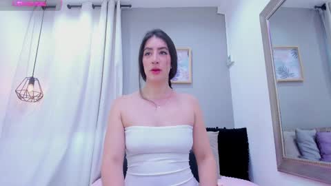 Snapshot of _sofia_cruz chatting on October 5, 11:52 am    640  200   online show from October 5, 11:52 am