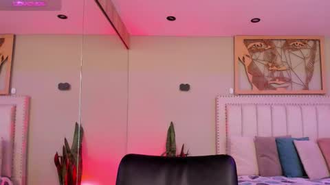 Snapshot of _sofia_cruz chatting on October 20, 7:25 pm    640  200   online show from October 20, 7:25 pm