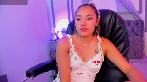 Sophie  online show from April 15, 8:20 pm