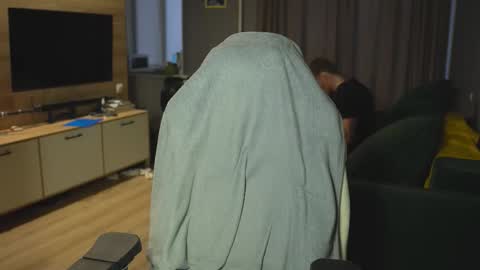 OLIVERpvt is open online show from November 6, 12:06 pm