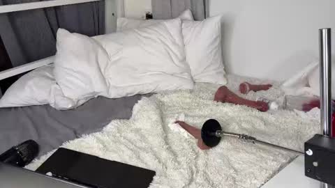 _stacymoon online show from February 28, 10:00 pm