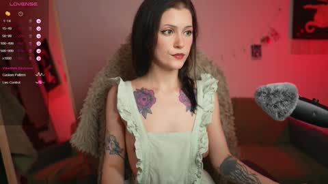 _stacymoon online show from March 6, 11:01 pm