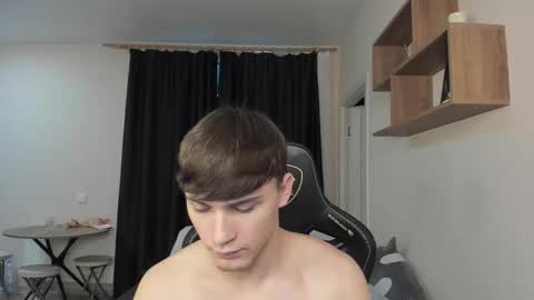 Snapshot of _stager_ chatting on November 9, 4:00 am MARKPVT IS OPEN online show from November 9, 4:00 am