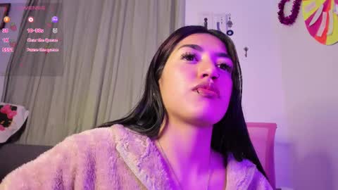 Snapshot of _strawberrycream chatting on September 25, 2:59 am Angela   online show from September 25, 2:59 am