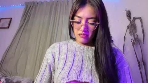 Snapshot of _strawberrycream chatting on October 11, 3:28 am Angela   online show from October 11, 3:28 am