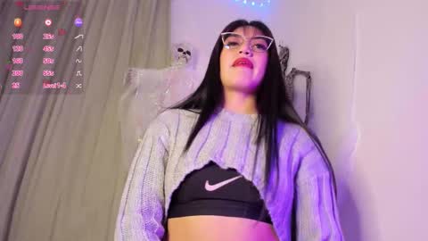 Snapshot of _strawberrycream chatting on October 16, 2:56 am Angela   online show from October 16, 2:56 am