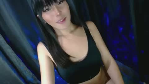 Snapshot of _suckandcum69 chatting on December 25, 6:09 pm Eilachloe online show from December 25, 6:09 pm
