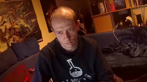 Snapshot of _svenerd87___ chatting on December 4, 10:51 pm Sven online show from December 4, 10:51 pm