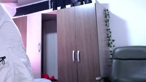 _svetlana_buenachica_ online show from September 19, 2:57 am