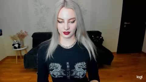 Marie online show from November 26, 6:20 pm