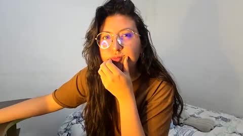 _sweet_melodyy online show from March 4, 11:22 pm