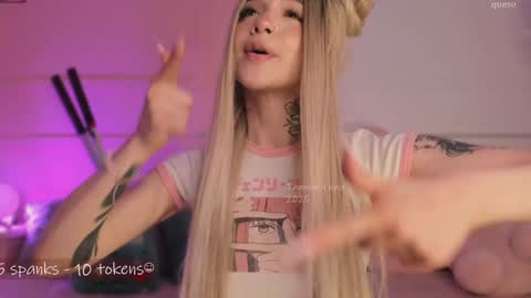 _tammarra_ online show from February 3, 6:39 pm