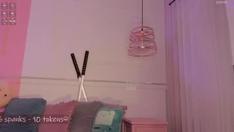 _tammarra_ online show from February 14, 5:57 pm