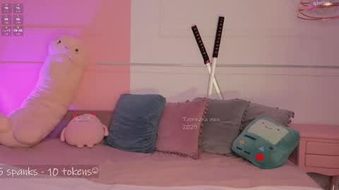 _tammarra_ online show from February 15, 8:43 pm