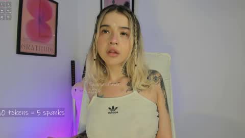 _tammarra_ online show from April 20, 8:10 pm