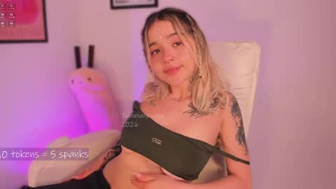 _tammarra_ online show from April 25, 10:18 pm