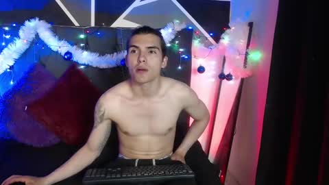 Snapshot of _tattoo_couple chatting on December 29, 6:49 pm    online show from December 29, 6:49 pm