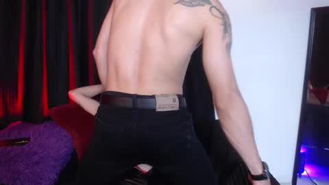 Snapshot of _tattoo_couple chatting on January 25, 11:22 pm    online show from January 25, 11:22 pm