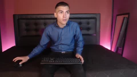 Snapshot of _tattoo_couple chatting on February 17, 1:21 pm    online show from February 17, 1:21 pm