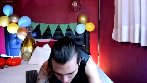 Snapshot of _tattoo_couple chatting on October 1, 2:23 pm    online show from October 1, 2:23 pm