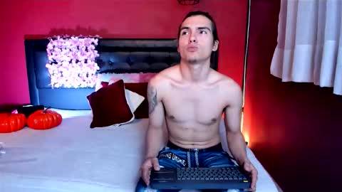 Snapshot of _tattoo_couple chatting on October 14, 2:29 pm    online show from October 14, 2:29 pm