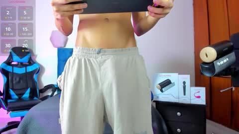 Snapshot of _taylor_black chatting on September 24, 9:18 pm Taylor online show from September 24, 9:18 pm