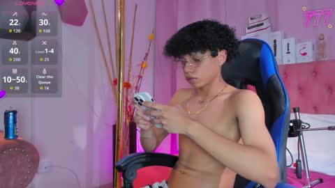 Snapshot of _taylor_black chatting on April 20, 8:32 pm Taylor online show from April 20, 8:32 pm