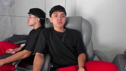 _taylorblack online show from April 14, 11:49 am