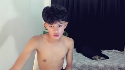 Snapshot of _tfuck69_ chatting on May 16, 7:45 pm pm me online show from May 16, 7:45 pm